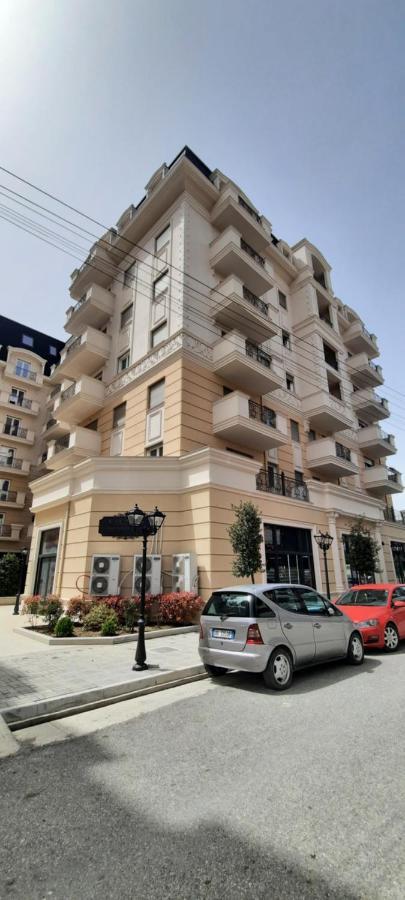 Comfy Apartment In Shkoder Bagian luar foto