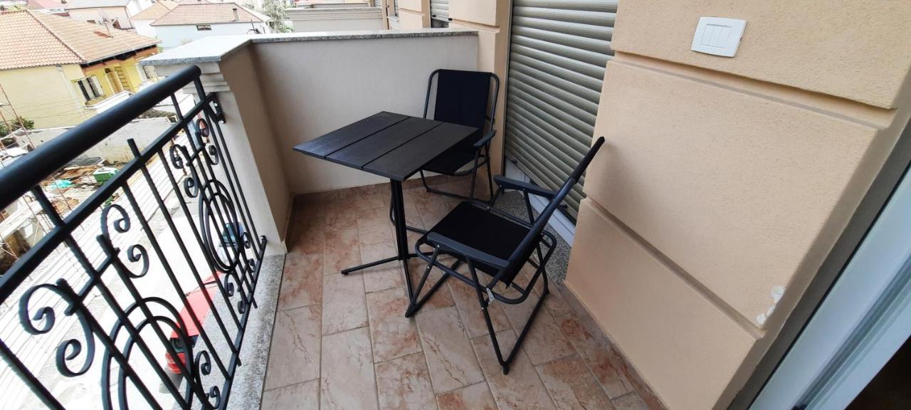 Comfy Apartment In Shkoder Bagian luar foto